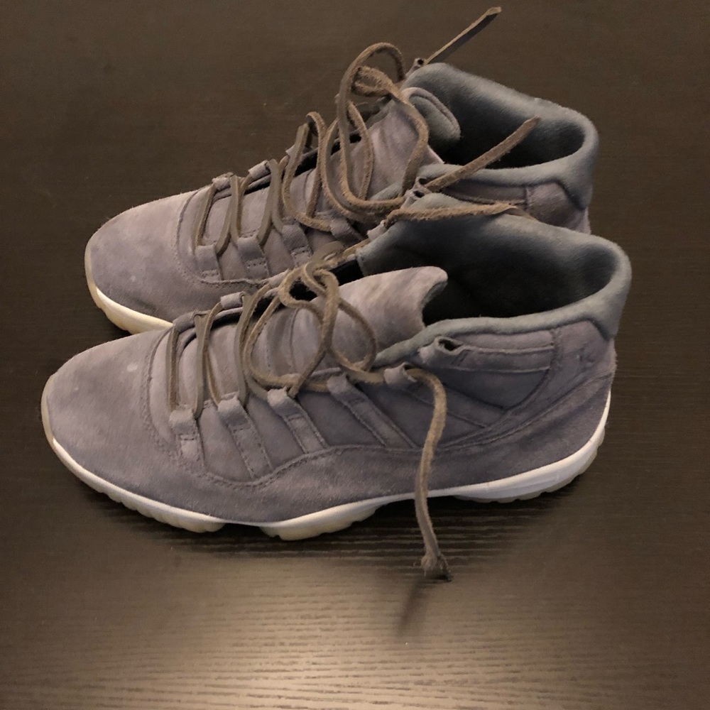 Air Jordan 11 grey suede